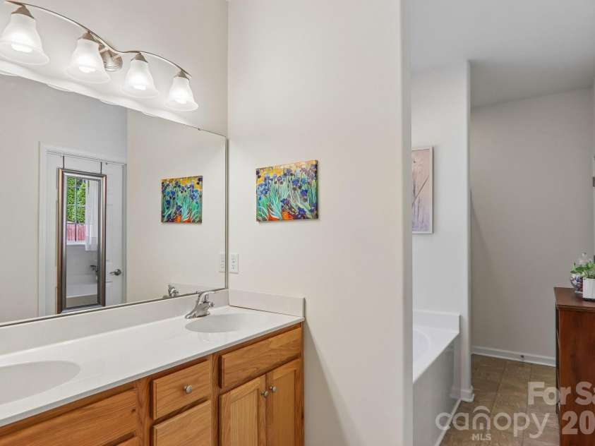 73 Foxtail Court, Hendersonville, NC 28792.  MLS# CAR4424320, YatesRealty ID 50825. 