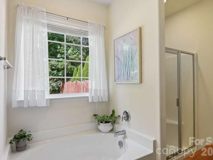 73 Foxtail Court, Hendersonville, NC 28792.  MLS# CAR4424320, YatesRealty ID 50825. 