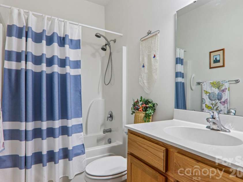73 Foxtail Court, Hendersonville, NC 28792.  MLS# CAR4424320, YatesRealty ID 50825. 