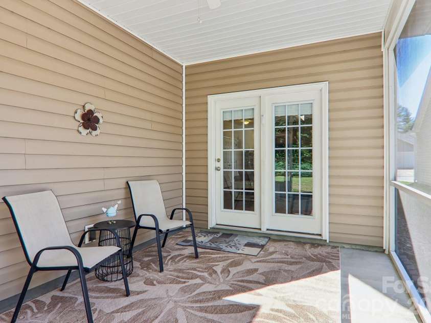 73 Foxtail Court, Hendersonville, NC 28792.  MLS# CAR4424320, YatesRealty ID 50825. 