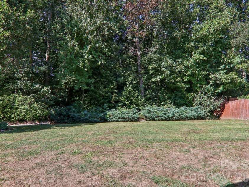 73 Foxtail Court, Hendersonville, NC 28792.  MLS# CAR4424320, YatesRealty ID 50825. 