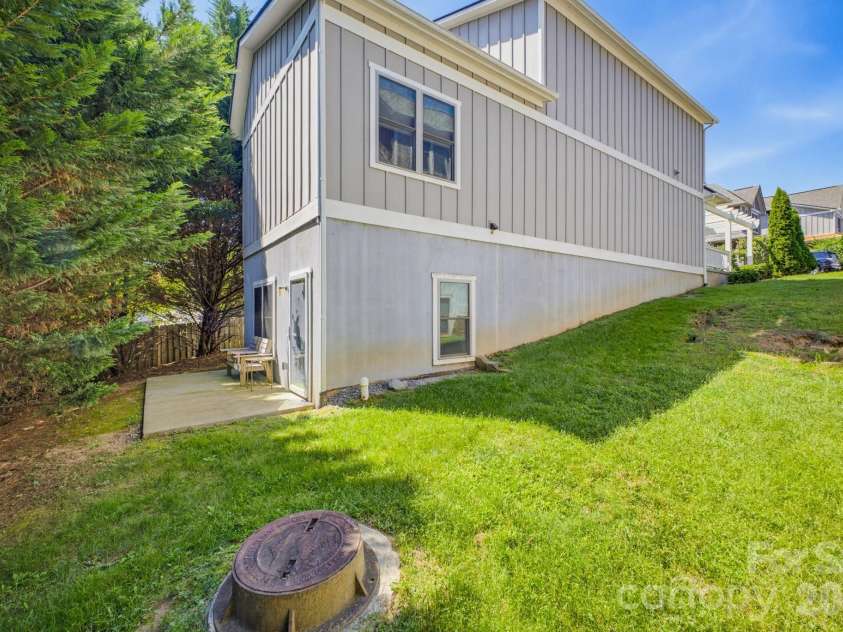 25 Gratitude Drive, Asheville, NC 28806.  MLS# CAR4415732, YatesRealty ID 50826. 