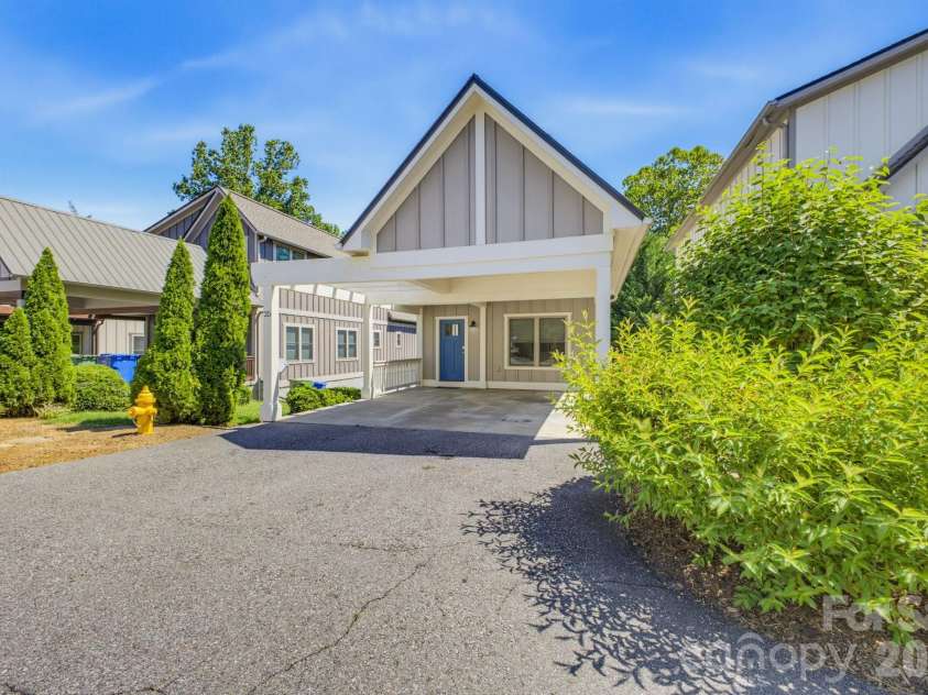 25 Gratitude Drive, Asheville, NC 28806.  MLS# CAR4415732, YatesRealty ID 50826. 
