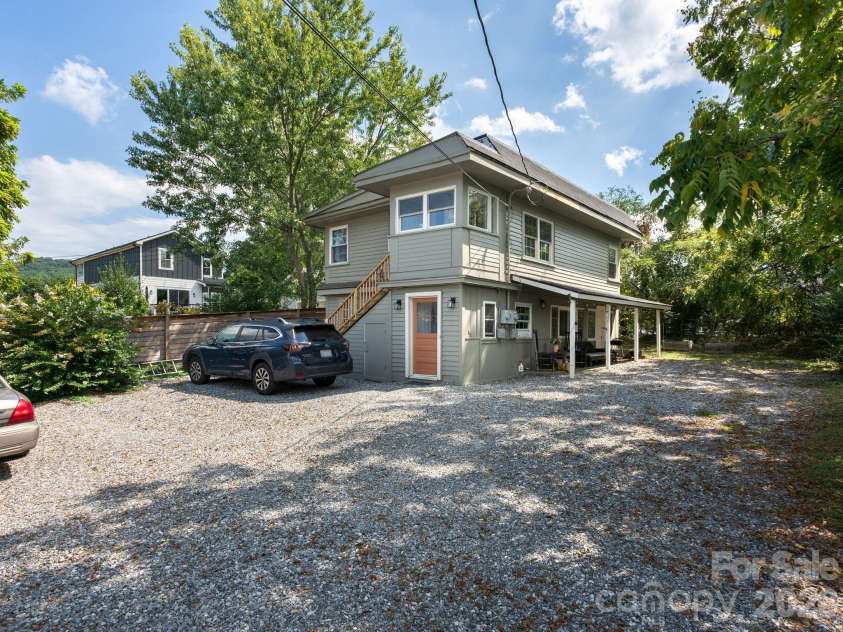 117 & 119 Spears Avenue, Asheville, NC 28801.  MLS# CAR4424401, YatesRealty ID 50827. 