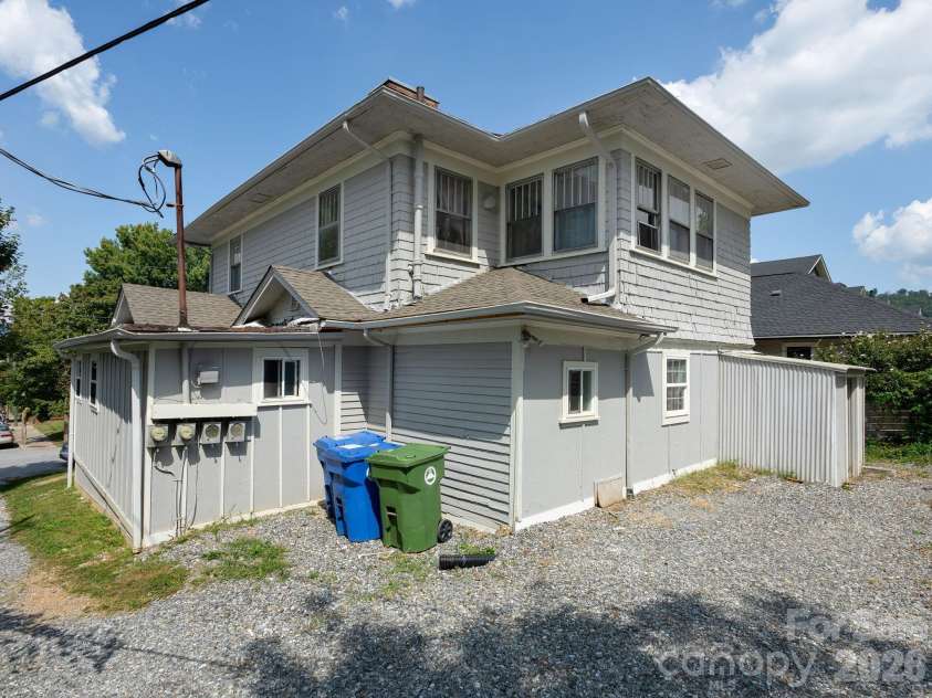 117 & 119 Spears Avenue, Asheville, NC 28801.  MLS# CAR4424401, YatesRealty ID 50827. 