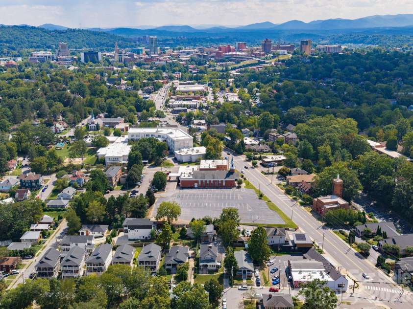 117 & 119 Spears Avenue, Asheville, NC 28801.  MLS# CAR4424401, YatesRealty ID 50827. 