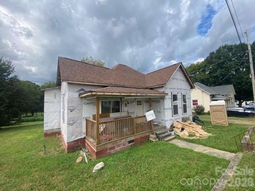 407 Ida Street, Gastonia, NC 28054.  MLS# CAR4424580, YatesRealty ID 50829. 