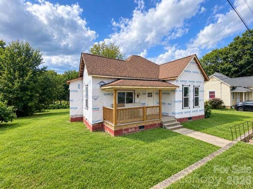 407 Ida Street, Gastonia, NC 28054.  MLS# CAR4424580, YatesRealty ID 50829. Image has been virtually modified.
