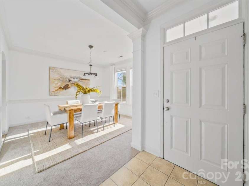 6521 Old Magnolia Lane, Mint Hill, NC 28227.  MLS# CAR4382015, YatesRealty ID 5083. Entryway