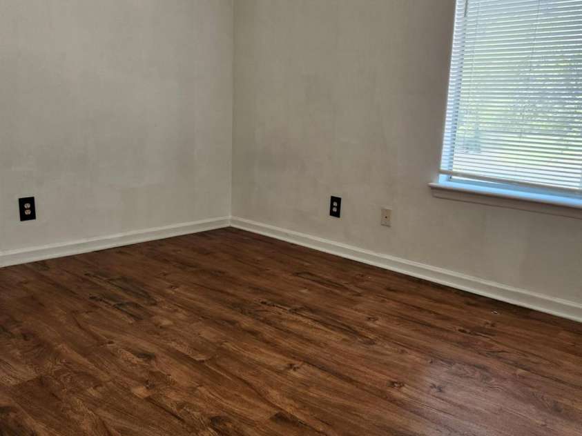 9523 University Terrace Drive, Charlotte, NC 28262.  MLS# CAR4424623, YatesRealty ID 50830. Bed 4