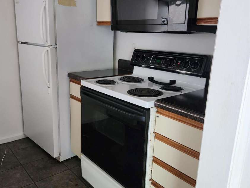 9523 University Terrace Drive, Charlotte, NC 28262.  MLS# CAR4424623, YatesRealty ID 50830. Kitchen