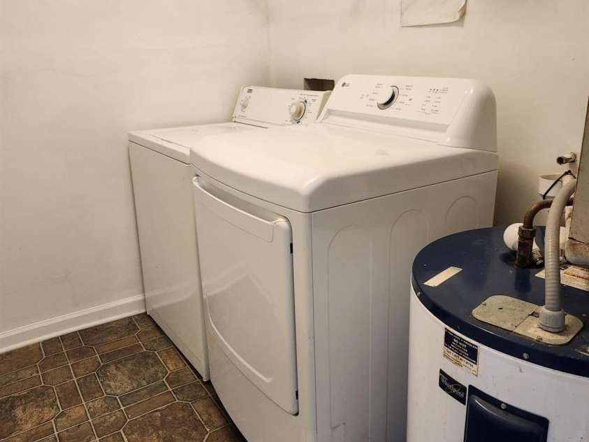 9523 University Terrace Drive, Charlotte, NC 28262.  MLS# CAR4424623, YatesRealty ID 50830. Laundry Room