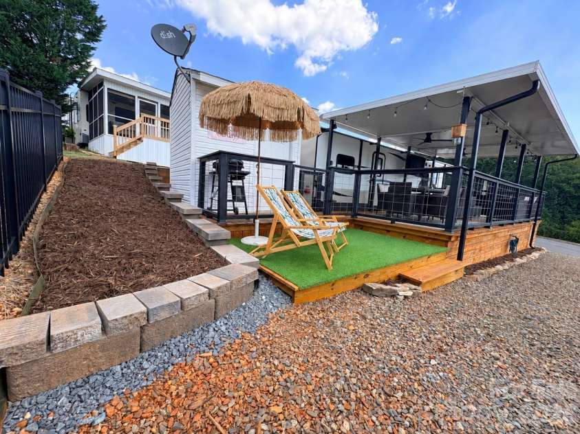 221 Grand View Drive, New London, NC 28127.  MLS# CAR4424419, YatesRealty ID 50833. 