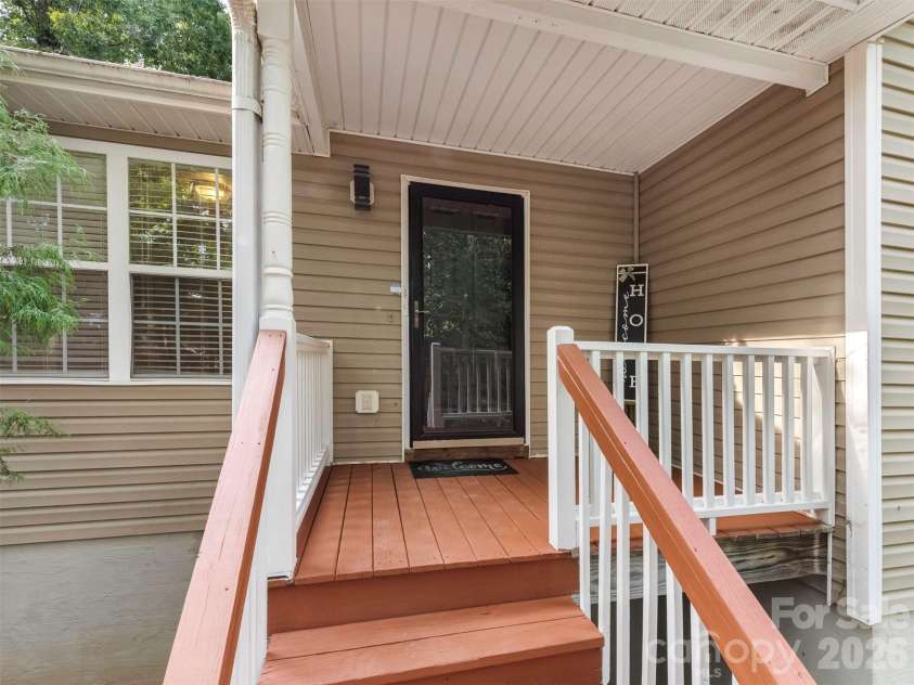 6238 King George Drive, Charlotte, NC 28213.  MLS# CAR4424656, YatesRealty ID 50836. 