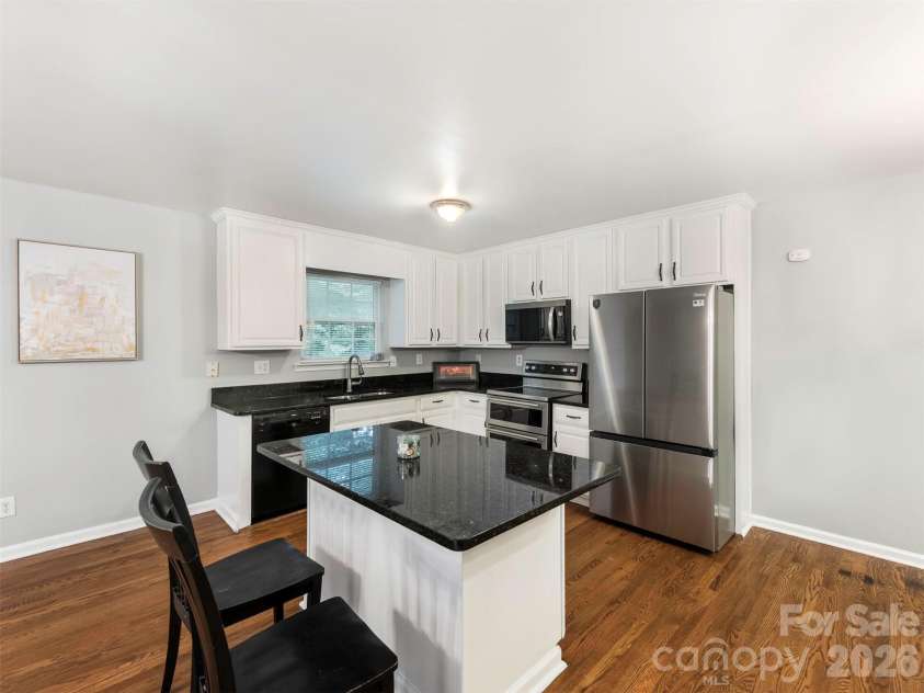6238 King George Drive, Charlotte, NC 28213.  MLS# CAR4424656, YatesRealty ID 50836. 