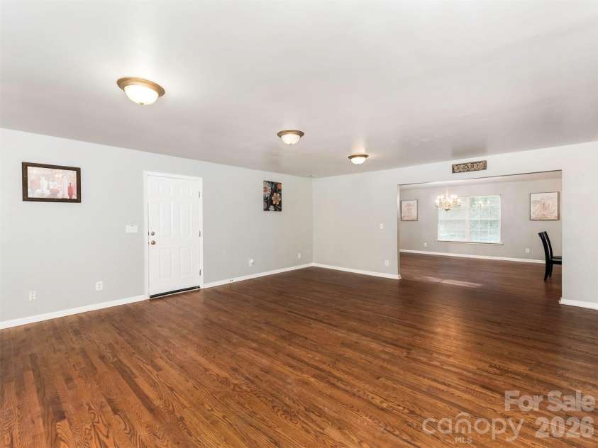 6238 King George Drive, Charlotte, NC 28213.  MLS# CAR4424656, YatesRealty ID 50836. 