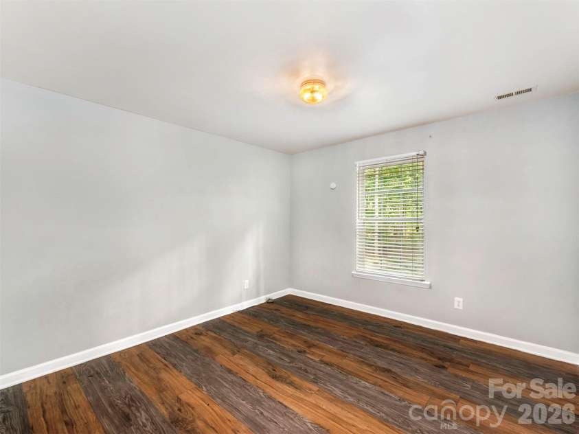 6238 King George Drive, Charlotte, NC 28213.  MLS# CAR4424656, YatesRealty ID 50836. 