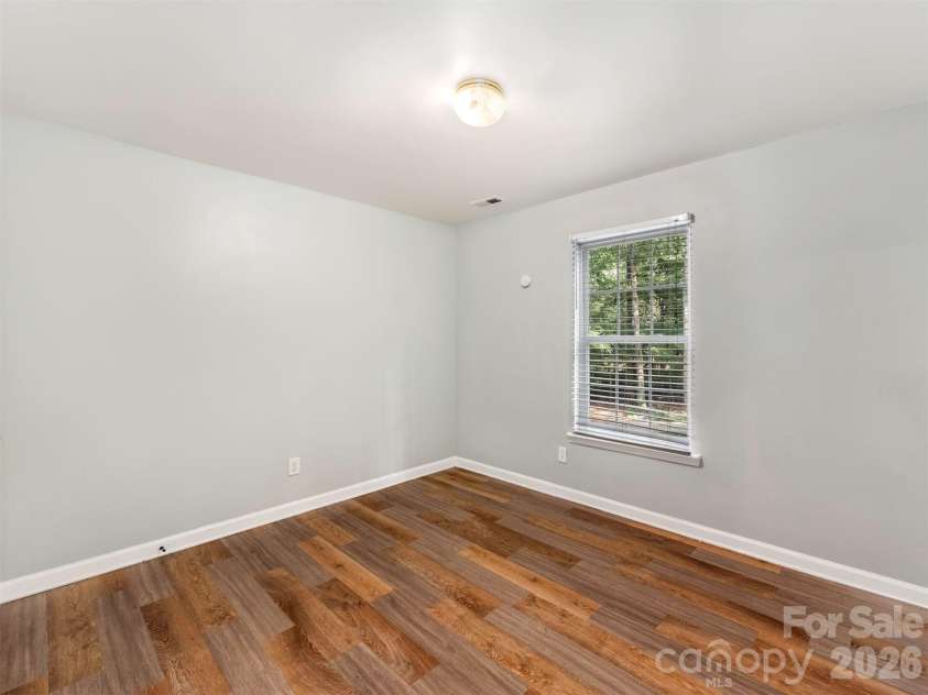6238 King George Drive, Charlotte, NC 28213.  MLS# CAR4424656, YatesRealty ID 50836. 