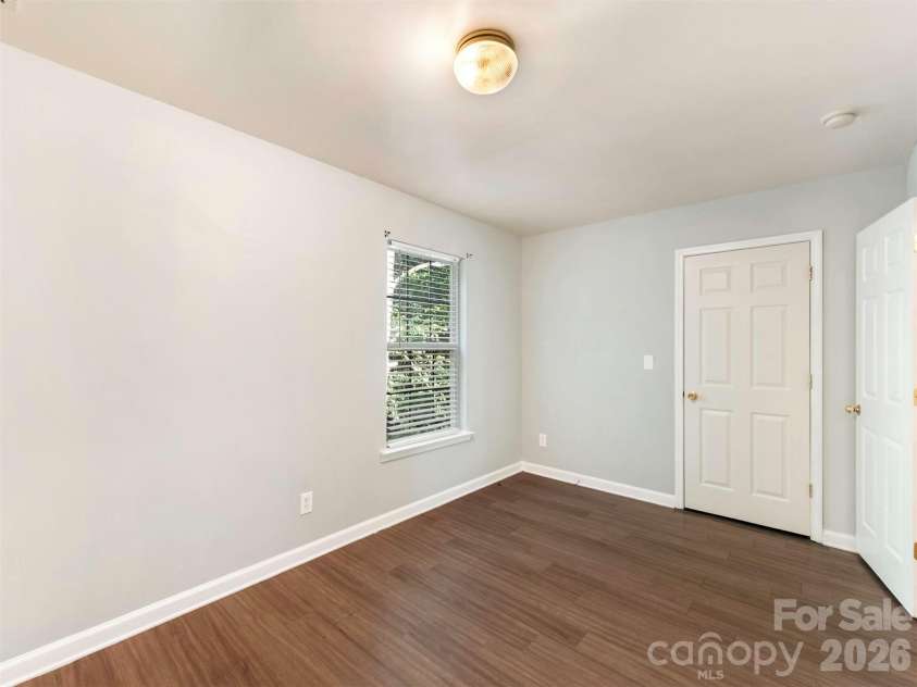 6238 King George Drive, Charlotte, NC 28213.  MLS# CAR4424656, YatesRealty ID 50836. 