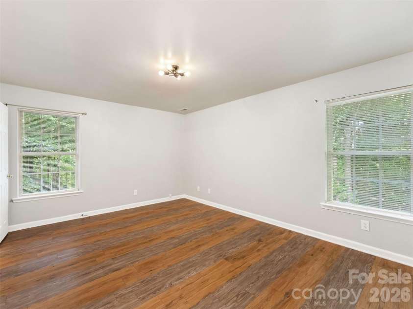6238 King George Drive, Charlotte, NC 28213.  MLS# CAR4424656, YatesRealty ID 50836. 