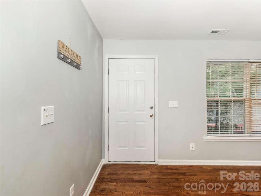 6238 King George Drive, Charlotte, NC 28213.  MLS# CAR4424656, YatesRealty ID 50836. 