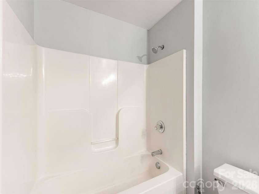 6238 King George Drive, Charlotte, NC 28213.  MLS# CAR4424656, YatesRealty ID 50836. 