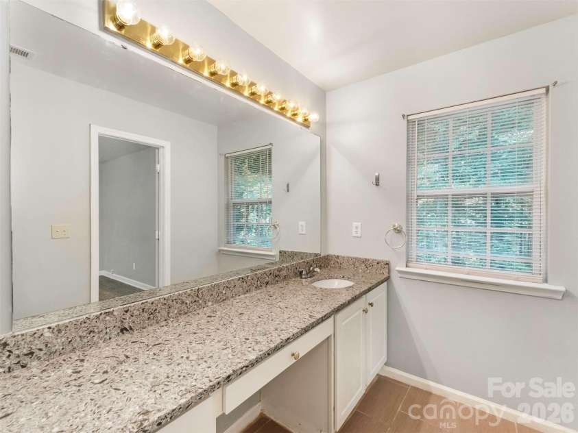 6238 King George Drive, Charlotte, NC 28213.  MLS# CAR4424656, YatesRealty ID 50836. 