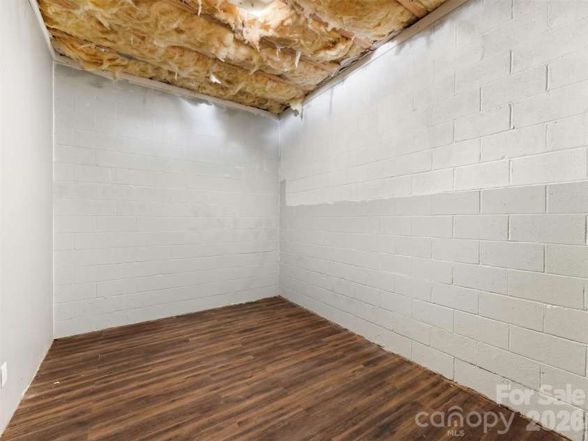 6238 King George Drive, Charlotte, NC 28213.  MLS# CAR4424656, YatesRealty ID 50836. 