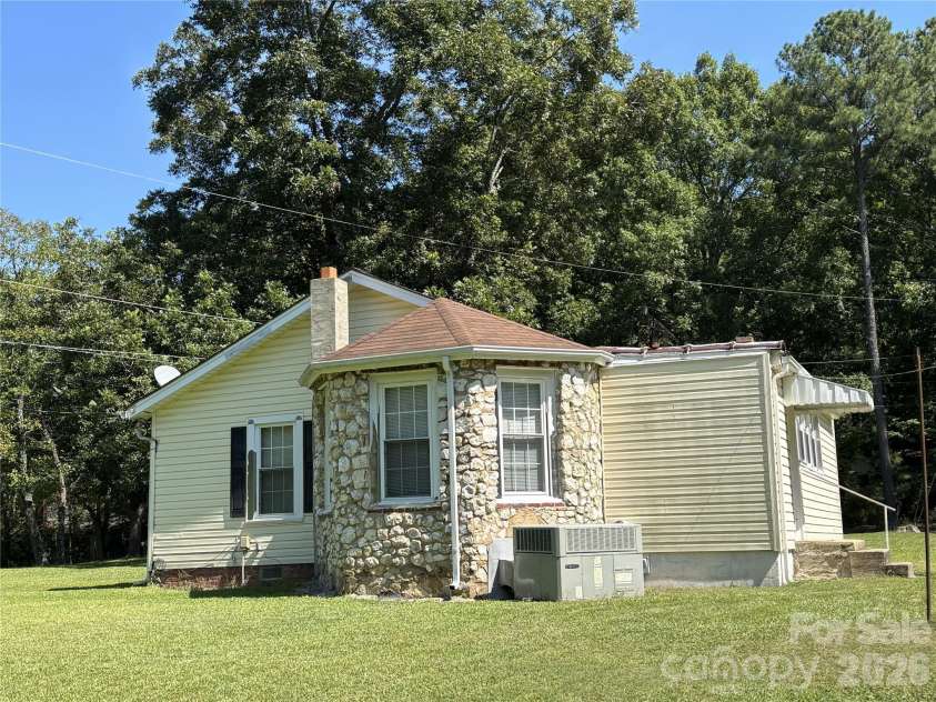 148 Oscar Road, Troy, NC 27371.  MLS# CAR4424468, YatesRealty ID 50838. 