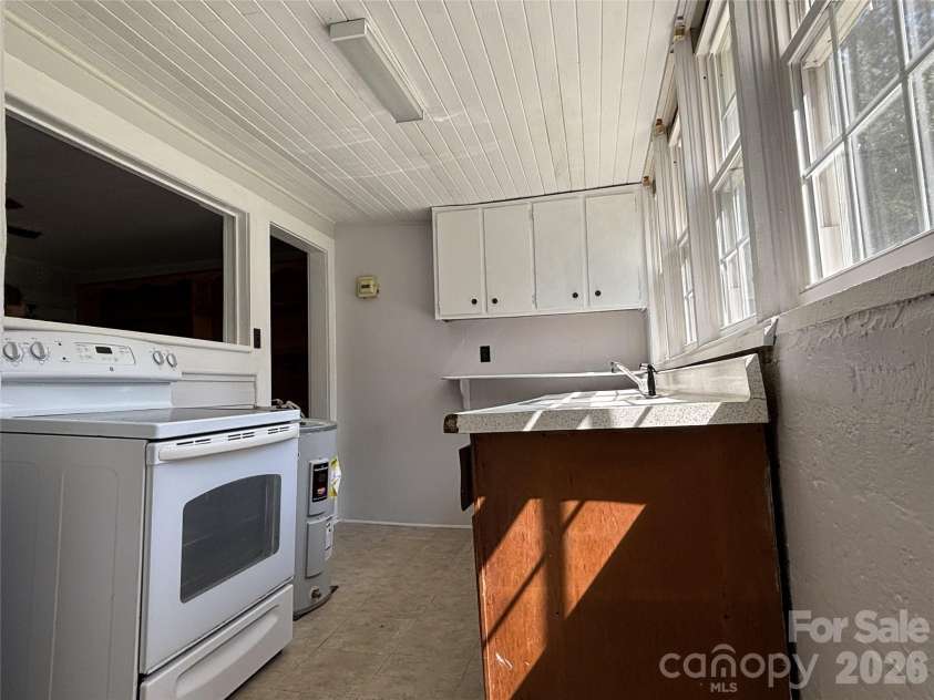 148 Oscar Road, Troy, NC 27371.  MLS# CAR4424468, YatesRealty ID 50838. 