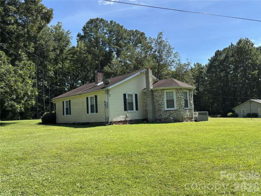 148 Oscar Road, Troy, NC 27371.  MLS# CAR4424468, YatesRealty ID 50838. 