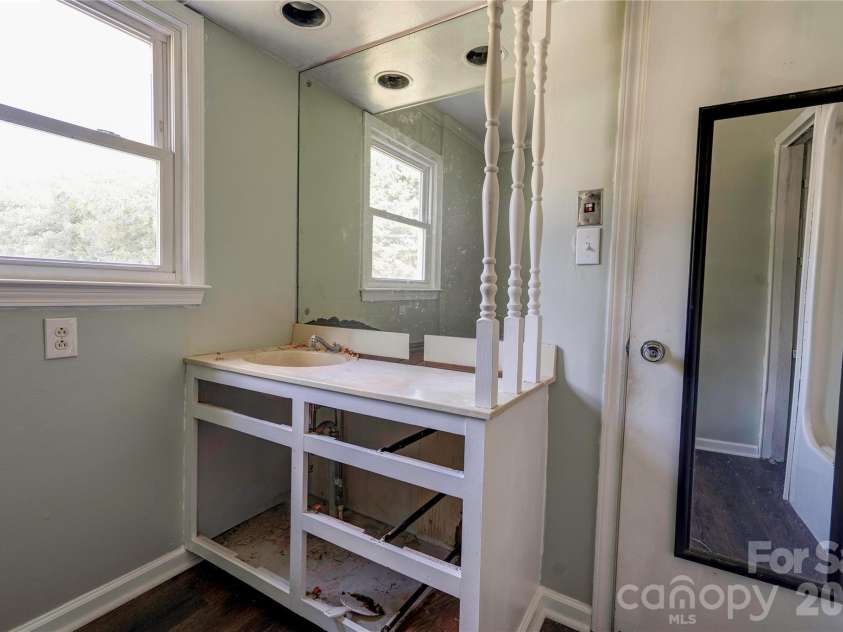 4538 Fallston Road, Fallston, NC 28150.  MLS# CAR4422755, YatesRealty ID 50839. Apartment - Bathroom