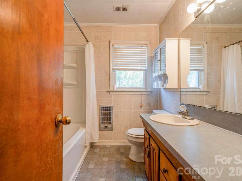 4538 Fallston Road, Fallston, NC 28150.  MLS# CAR4422755, YatesRealty ID 50839. House -Bathroom