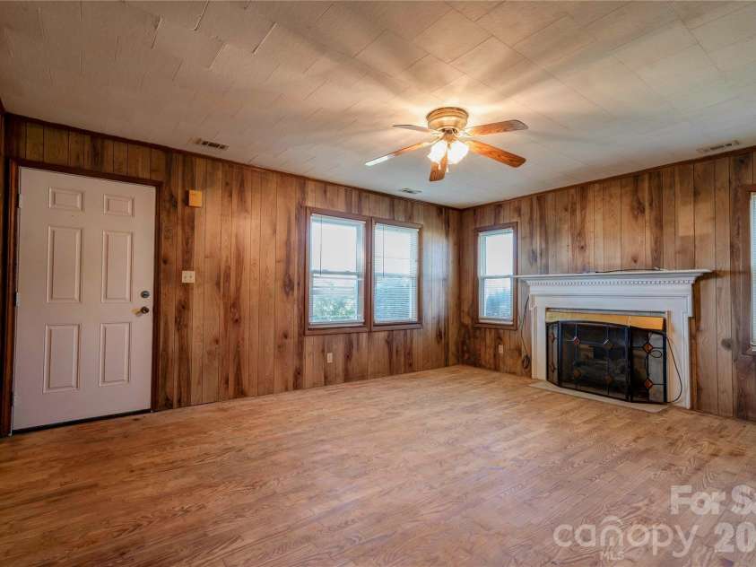 4538 Fallston Road, Fallston, NC 28150.  MLS# CAR4422755, YatesRealty ID 50839. House -Living Room