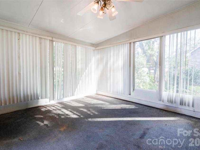 4538 Fallston Road, Fallston, NC 28150.  MLS# CAR4422755, YatesRealty ID 50839. House - Sunroom