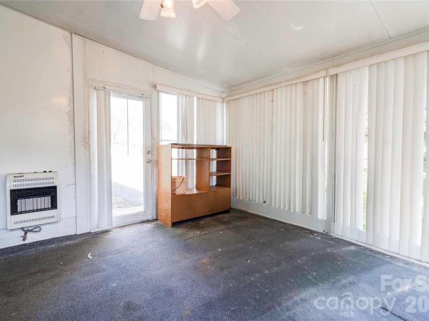 4538 Fallston Road, Fallston, NC 28150.  MLS# CAR4422755, YatesRealty ID 50839. House - Sunroom