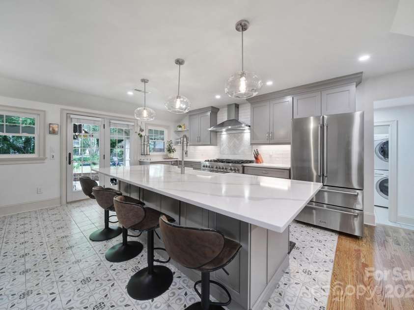 1841 Mecklenburg Avenue, Charlotte, NC 28205.  MLS# CAR4239048, YatesRealty ID 5084. 