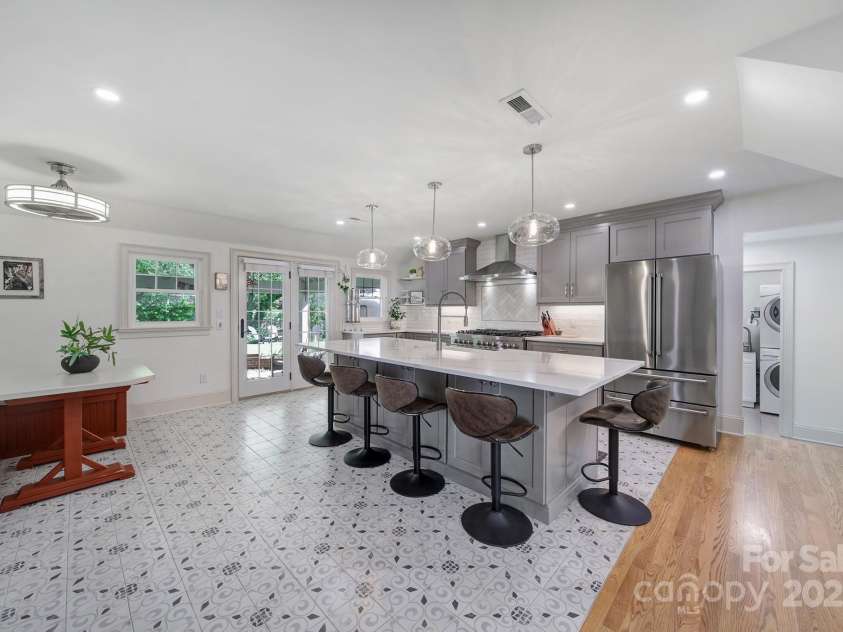1841 Mecklenburg Avenue, Charlotte, NC 28205.  MLS# CAR4239048, YatesRealty ID 5084. 