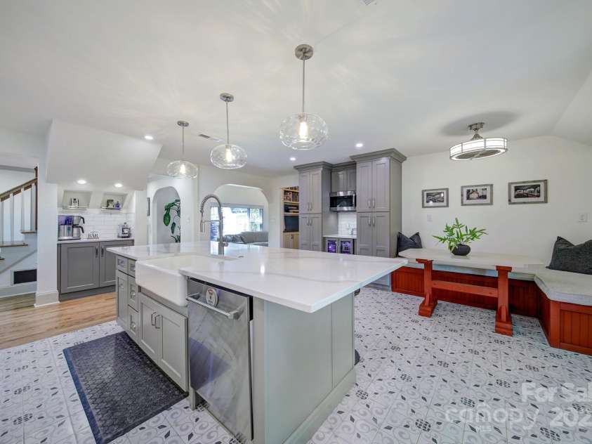 1841 Mecklenburg Avenue, Charlotte, NC 28205.  MLS# CAR4239048, YatesRealty ID 5084. 