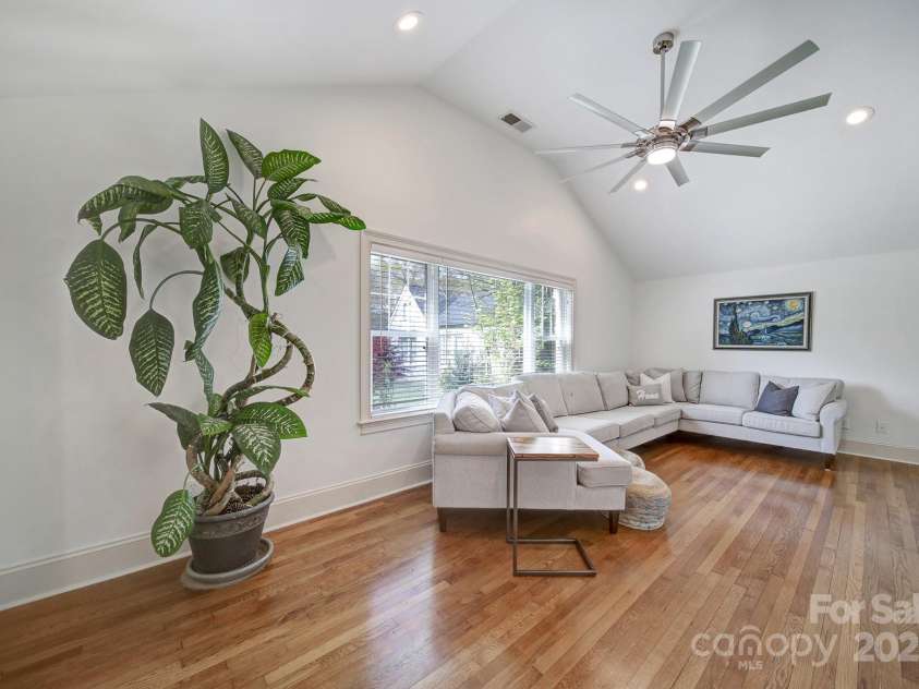 1841 Mecklenburg Avenue, Charlotte, NC 28205.  MLS# CAR4239048, YatesRealty ID 5084. 
