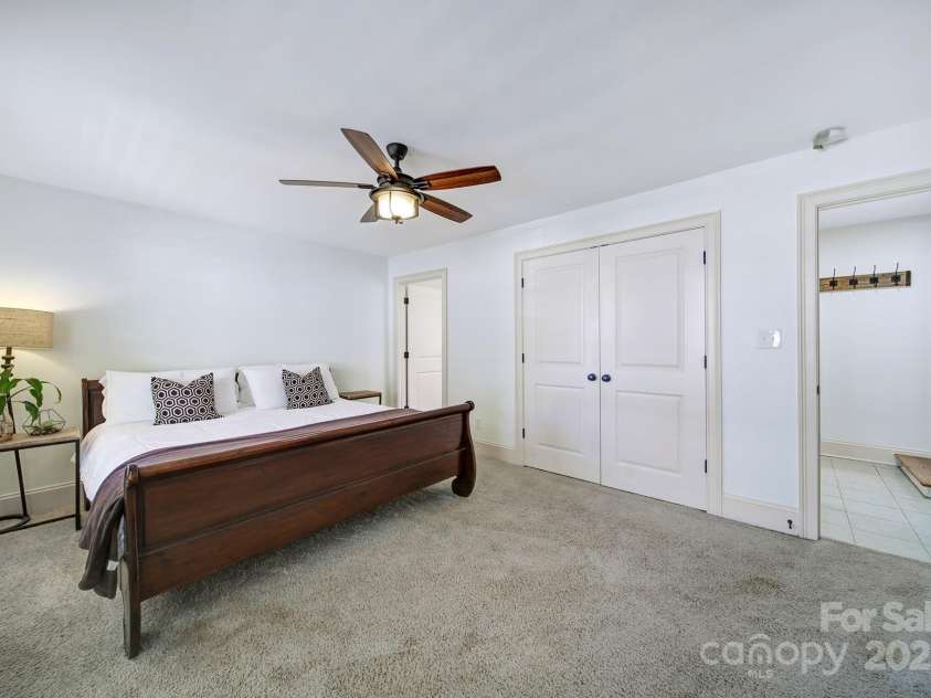 1841 Mecklenburg Avenue, Charlotte, NC 28205.  MLS# CAR4239048, YatesRealty ID 5084. 
