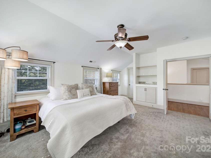 1841 Mecklenburg Avenue, Charlotte, NC 28205.  MLS# CAR4239048, YatesRealty ID 5084. 