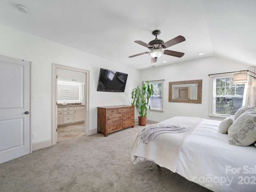 1841 Mecklenburg Avenue, Charlotte, NC 28205.  MLS# CAR4239048, YatesRealty ID 5084. 