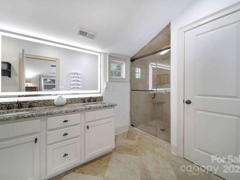 1841 Mecklenburg Avenue, Charlotte, NC 28205.  MLS# CAR4239048, YatesRealty ID 5084. 