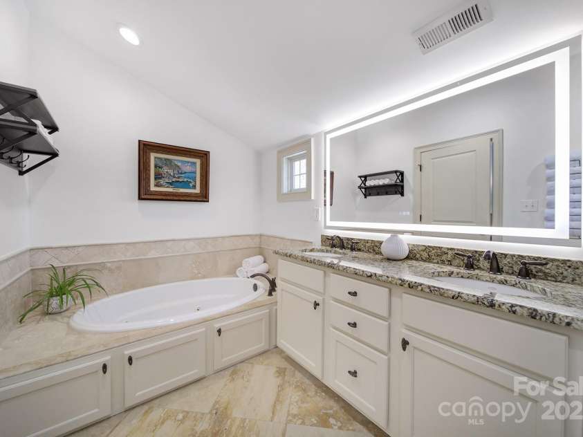 1841 Mecklenburg Avenue, Charlotte, NC 28205.  MLS# CAR4239048, YatesRealty ID 5084. 