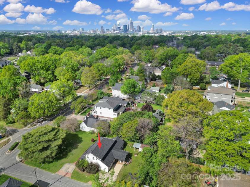 1841 Mecklenburg Avenue, Charlotte, NC 28205.  MLS# CAR4239048, YatesRealty ID 5084. 