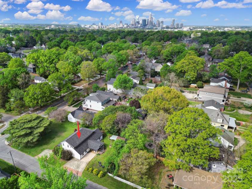 1841 Mecklenburg Avenue, Charlotte, NC 28205.  MLS# CAR4239048, YatesRealty ID 5084. 