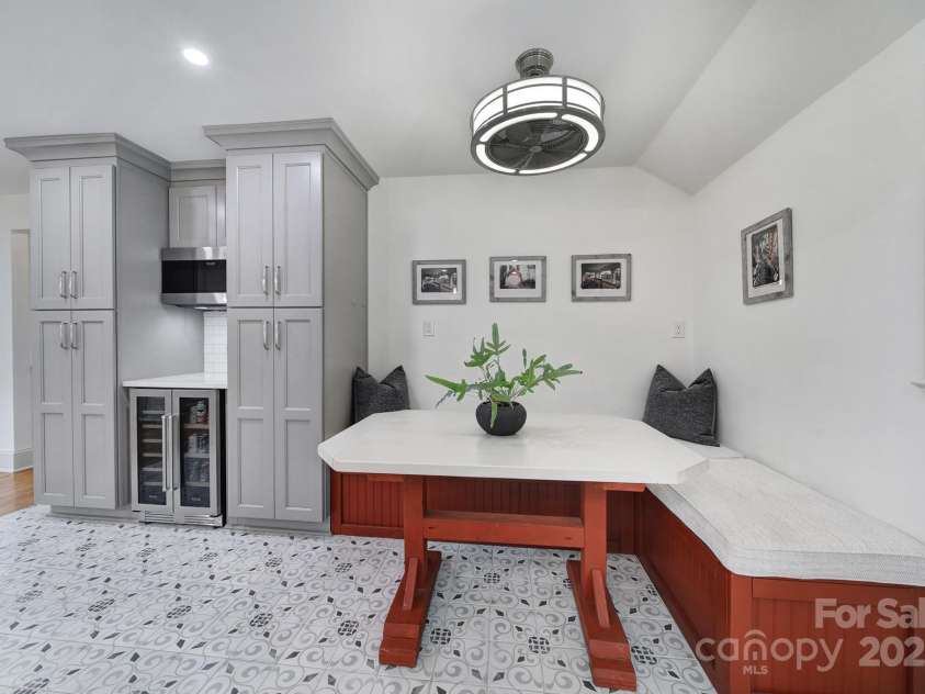 1841 Mecklenburg Avenue, Charlotte, NC 28205.  MLS# CAR4239048, YatesRealty ID 5084. Breakfast area & beverage center