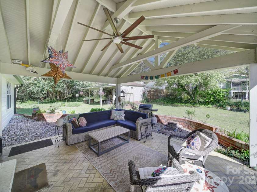 1841 Mecklenburg Avenue, Charlotte, NC 28205.  MLS# CAR4239048, YatesRealty ID 5084. Covered patio