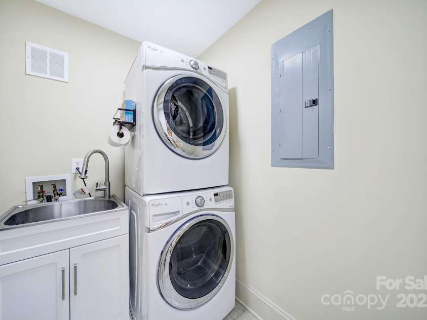 1841 Mecklenburg Avenue, Charlotte, NC 28205.  MLS# CAR4239048, YatesRealty ID 5084. Laundry main level
